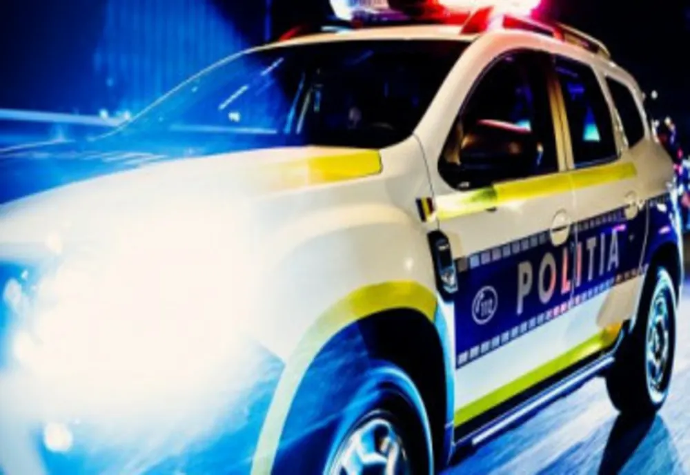 Percheziţii la traficanţi de persoane. Este vizat un apropiat al fraţilor Tate. Victimele, racolate și obligate să producă materiale video cu conţinut sexual. Ele aveau tatuat numele celui care le exploata