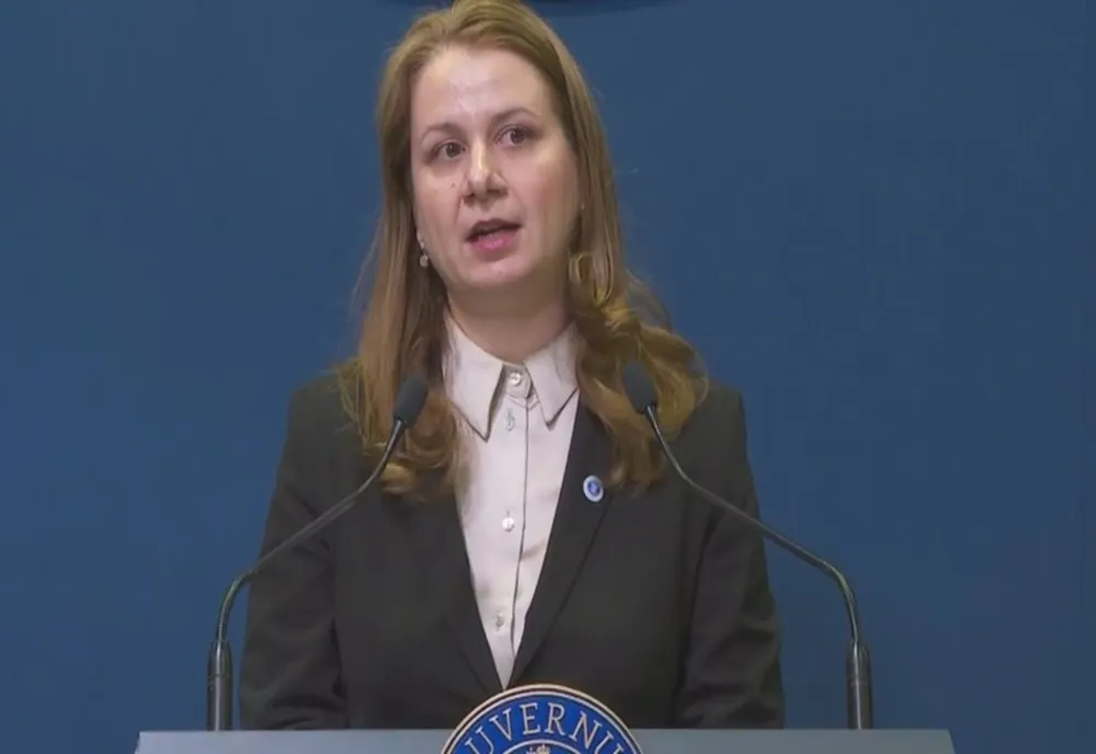 Deca: Toate categoriile de personal beneficiază şi vor beneficia de respectul pe care îl merită
