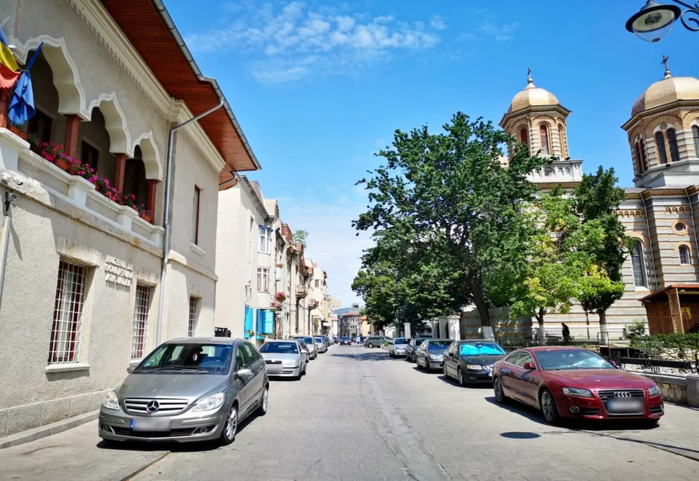 Constanța reduce iluminatul public și schimbă programul de încărcare a autobuzelor electrice