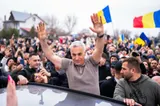 Călin Georgescu, baie de mulțime la Osica de Sus. Mesaj crucial pentru toți românii