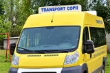 Șofer de microbuz școlar, prins băut la volan cu 20 de copii. Mașina avea doar 15 locuri