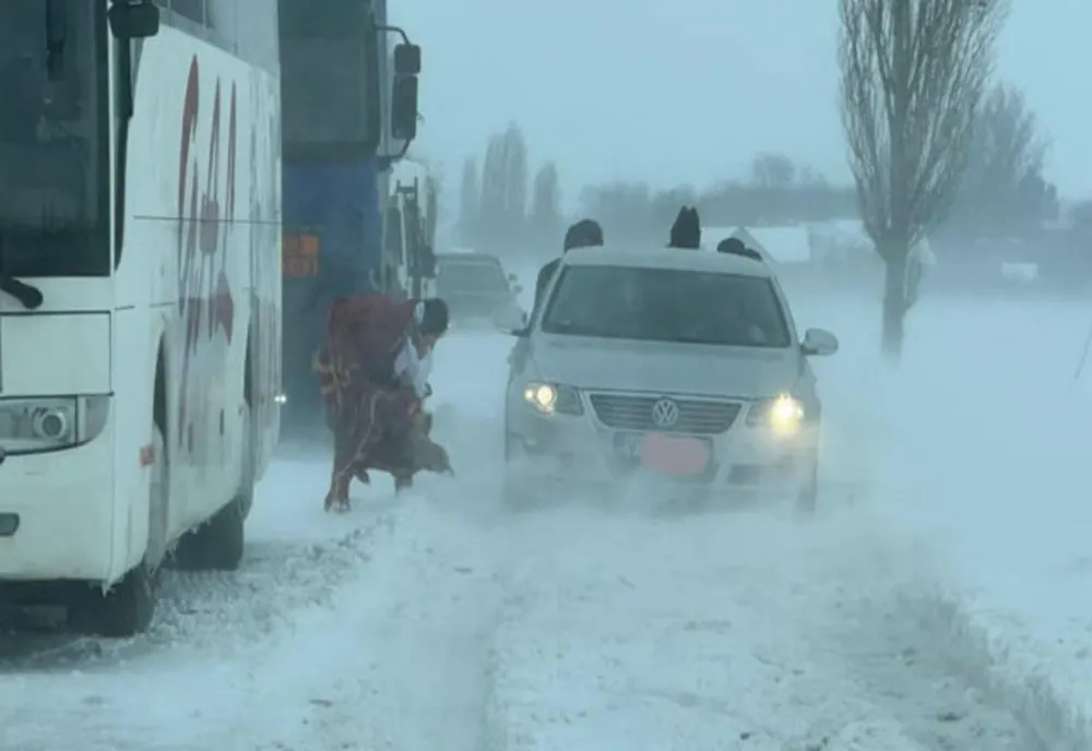 Ger, viscol și ninsori în România. Șefa ANM anunță care sunt zonele unde temperaturile scad până la -15 grade
