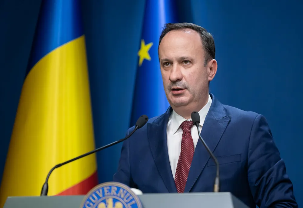 UN FOST MINISTRU DE FINANȚE DĂ DE PĂMÂNT CU GUVERNUL BOLOJAN: NU EȘTI VEDETĂ! ÎMPĂRATUL ESTE GOL!