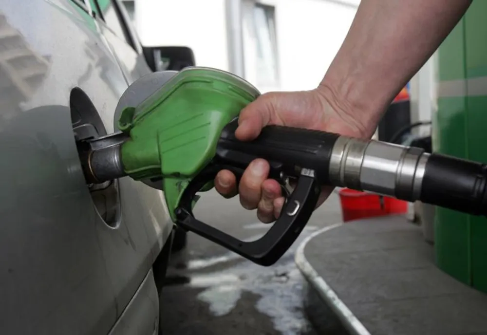Consilierul lui Nicușor Dan avertizează: Benzina ar putea ajunge la 17 lei