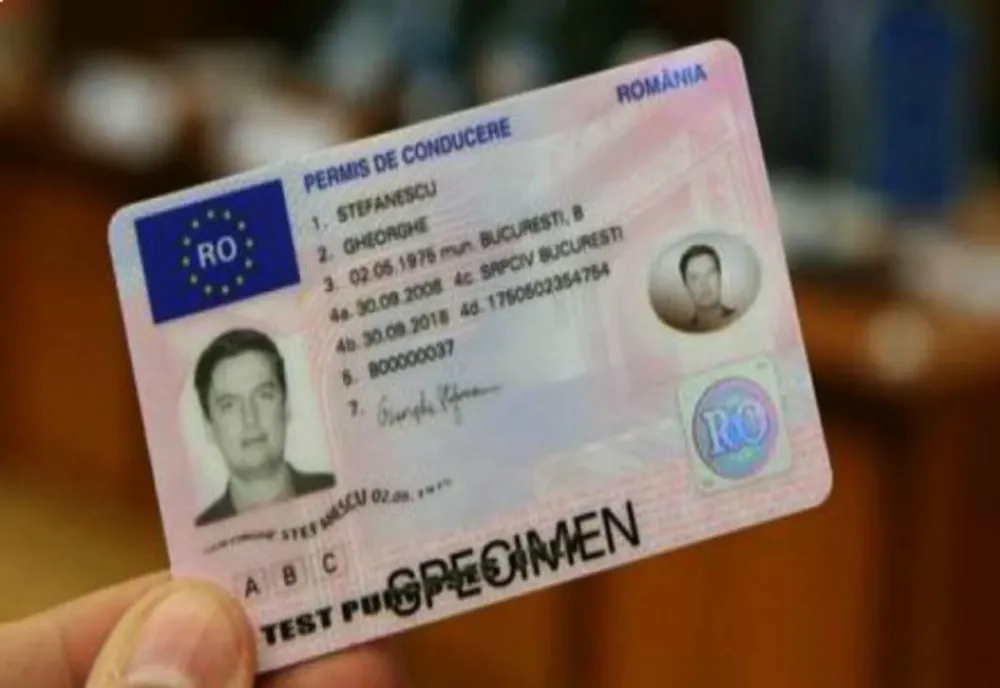 Trei indivizi care vindeau pe rețelele de socializare permise de conducere, reținuți de procurori