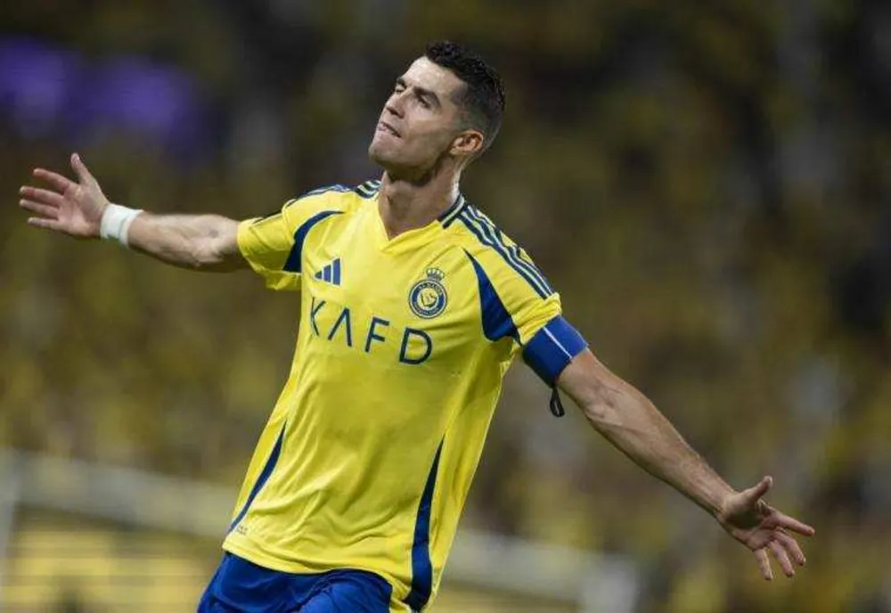 FORBES: CRISTIANO RONALDO, CEL MAI BINE PLĂTIT SPORTIV DIN LUME PENTRU AL TREILEA AN LA RÂND
