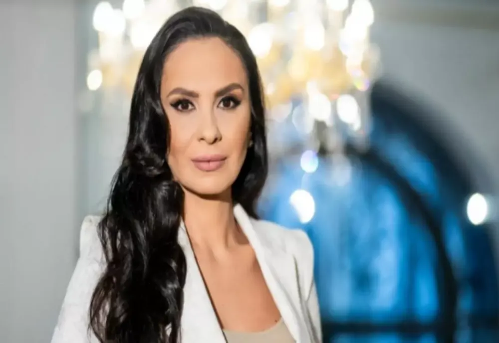 Alexandra Păcuraru: Bolojan bagă taxe, oamenii mor de foame - VIDEO