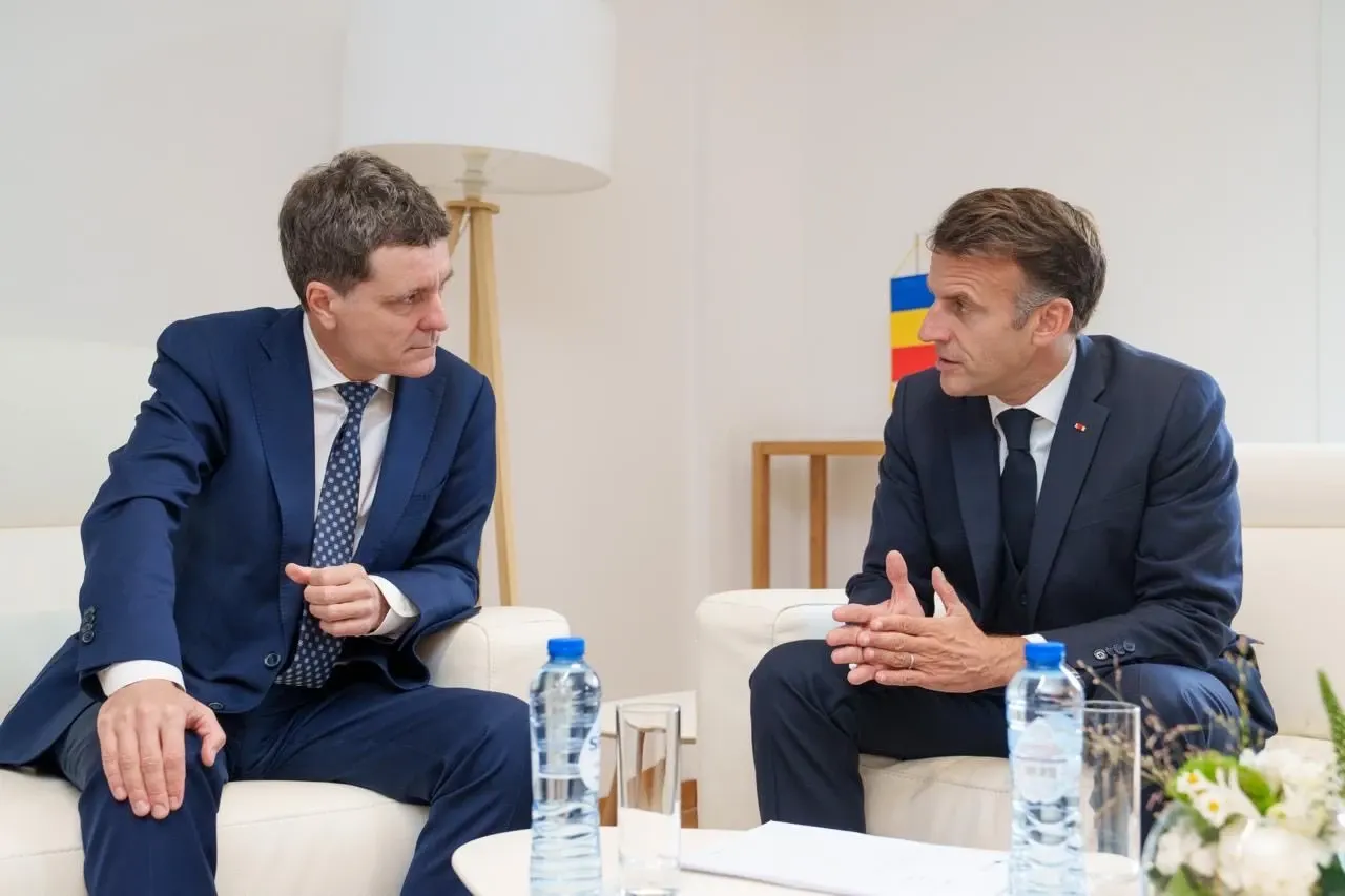 Nicușor Dan și Emmanuel Macron