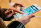 Apple vrea să simplifice comanda vocală pentru asistentul Siri