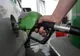 Români țepuiți în benzinării: „Am alimentat 27 litri de motorină și la casă au apărut 44 litri”
