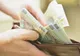 Harta salariilor după primul an de austeritate. Cât au pierdut românii din cauza inflației